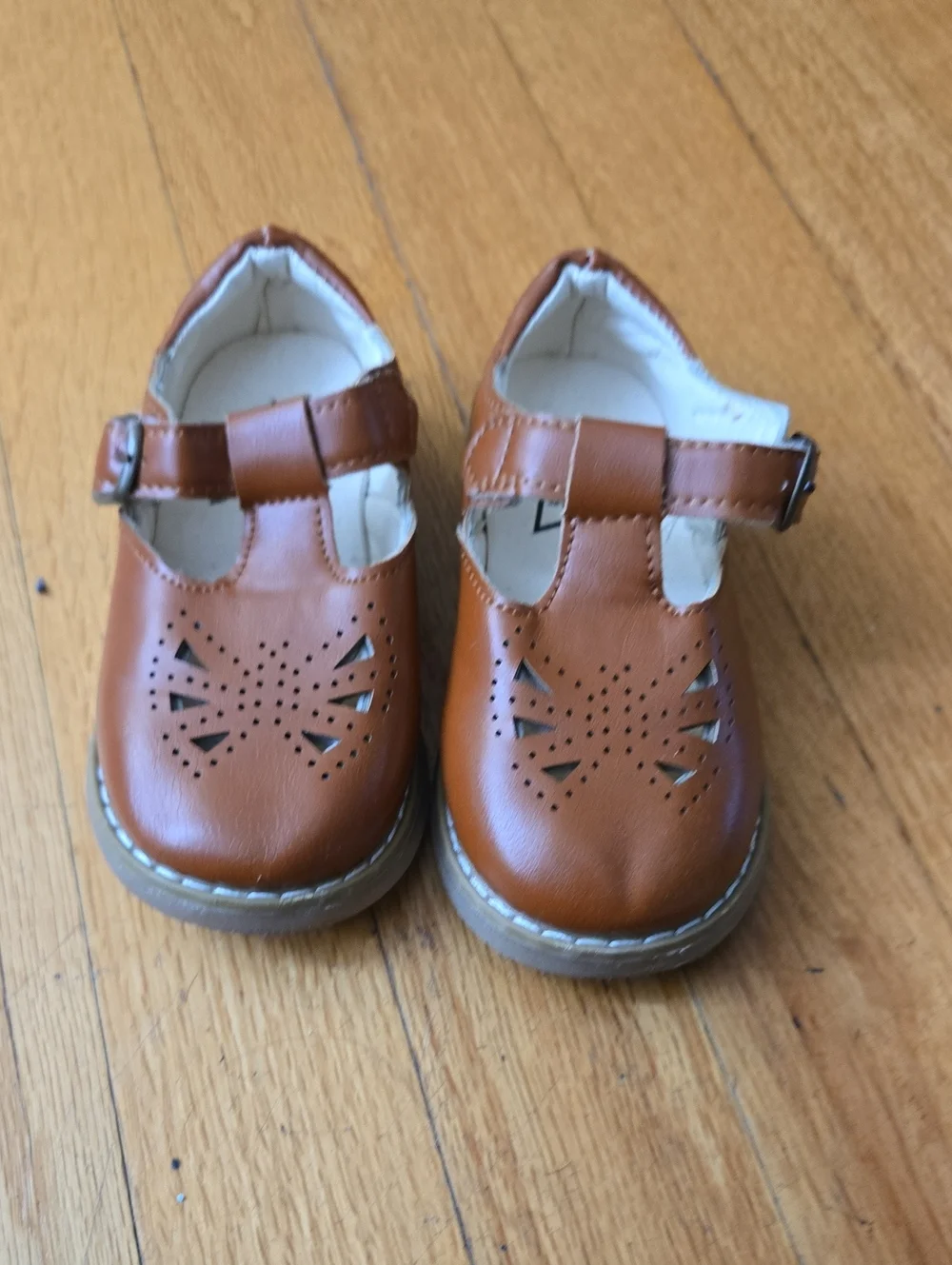 Kids T-Strap Leather Mary Janes in Brown